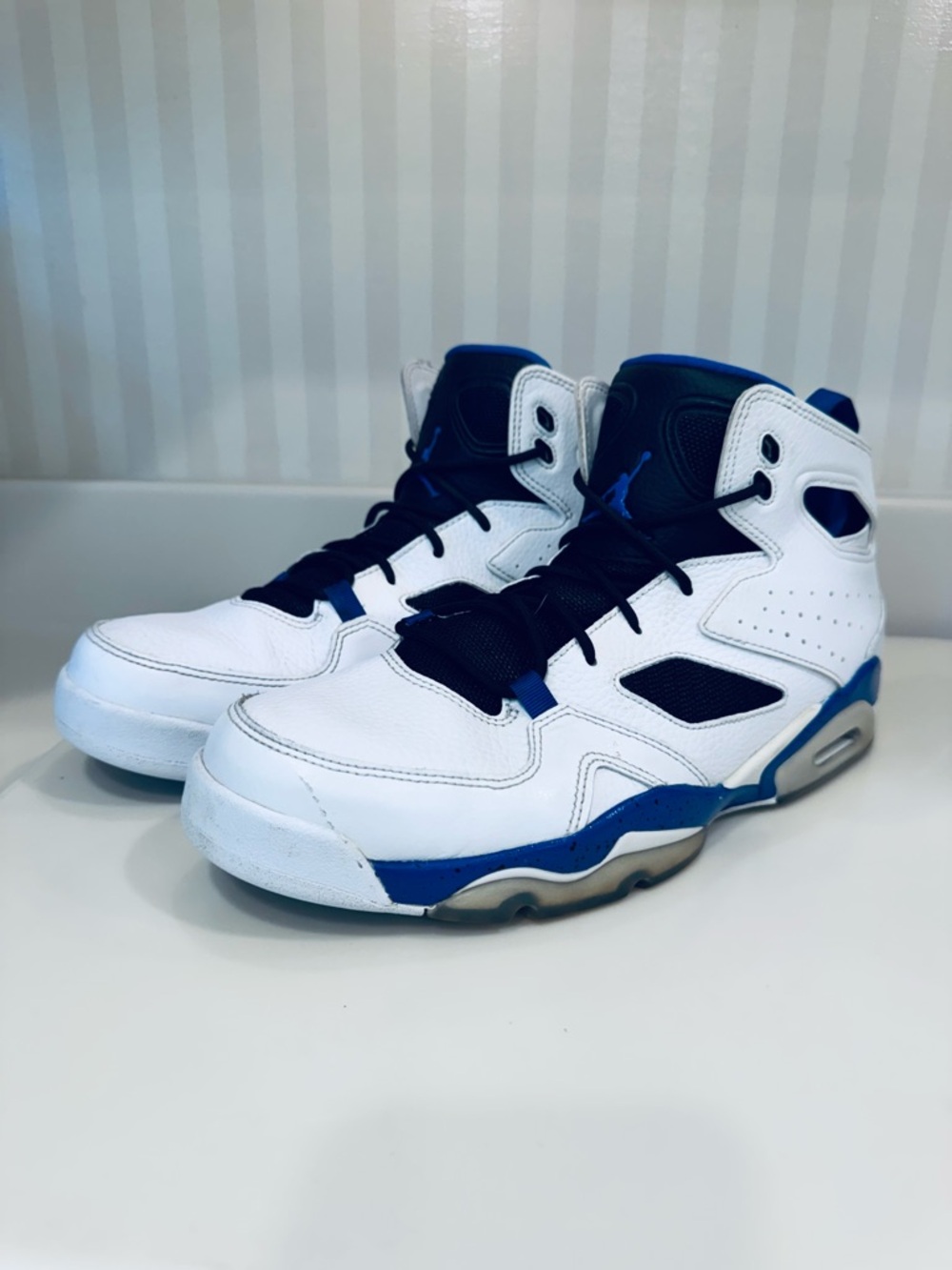 the Air Jordan Flight Club 91 “White Hyper Royal" - Picture 6 of 16